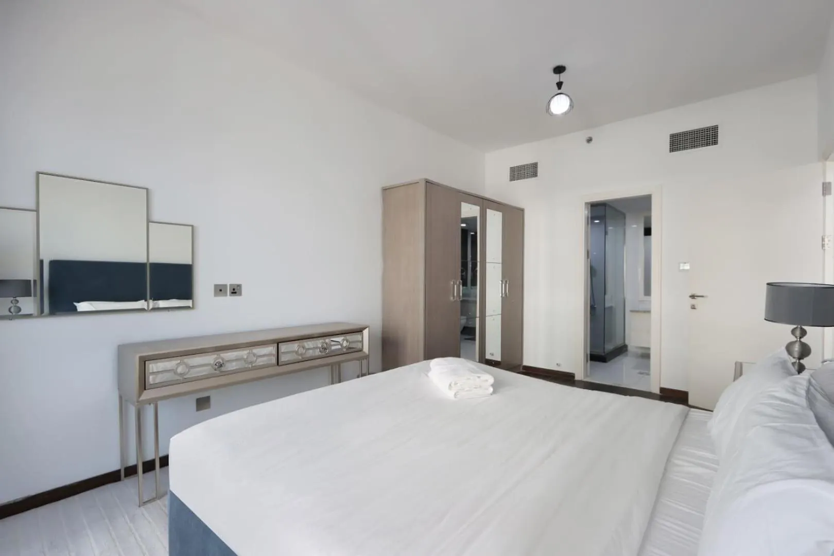 Livbnb- 3Br With Marina Views In Manchester Tower Dubai United Arab Emirates