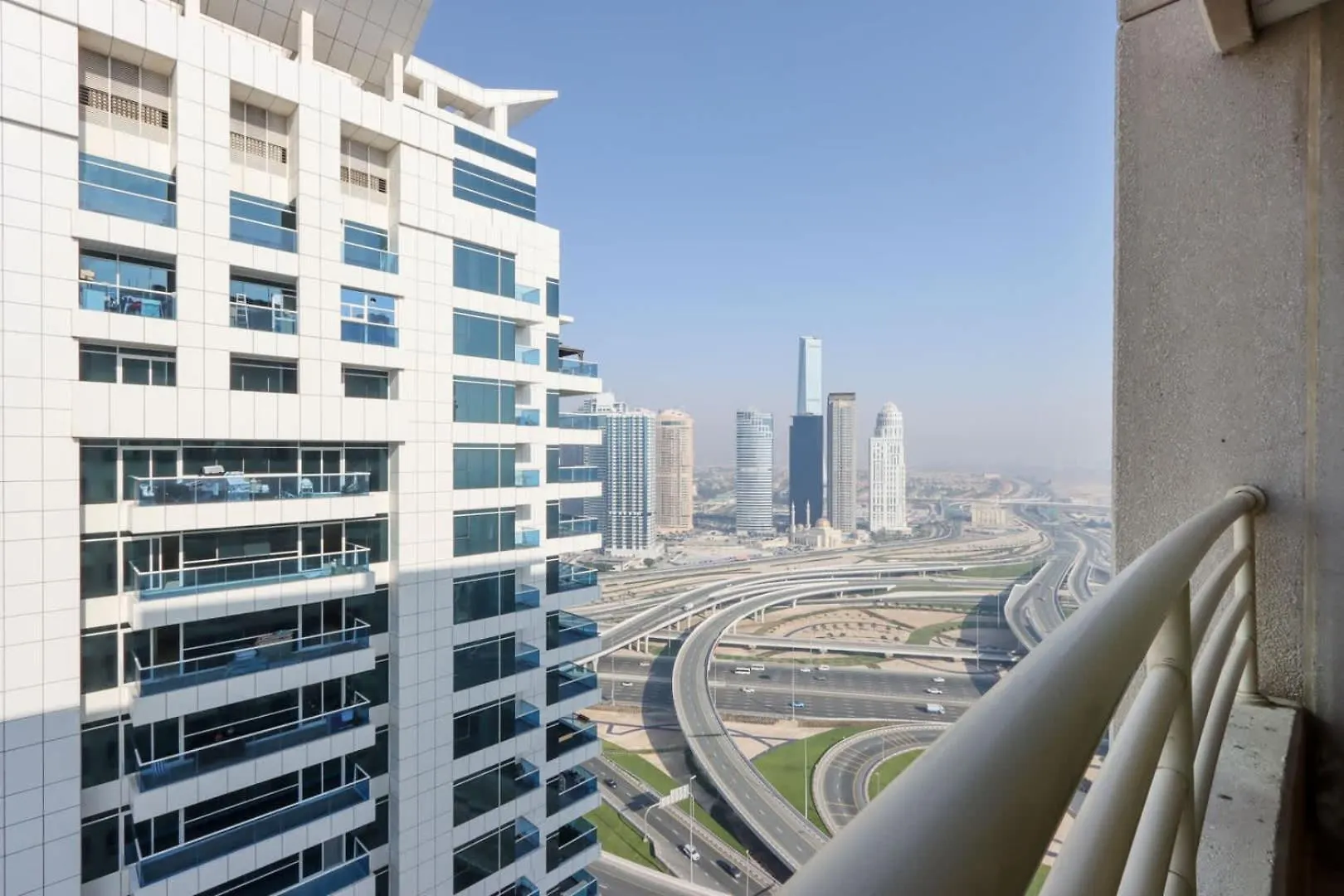 Livbnb- 3Br With Marina Views In Manchester Tower Dubai 0*,