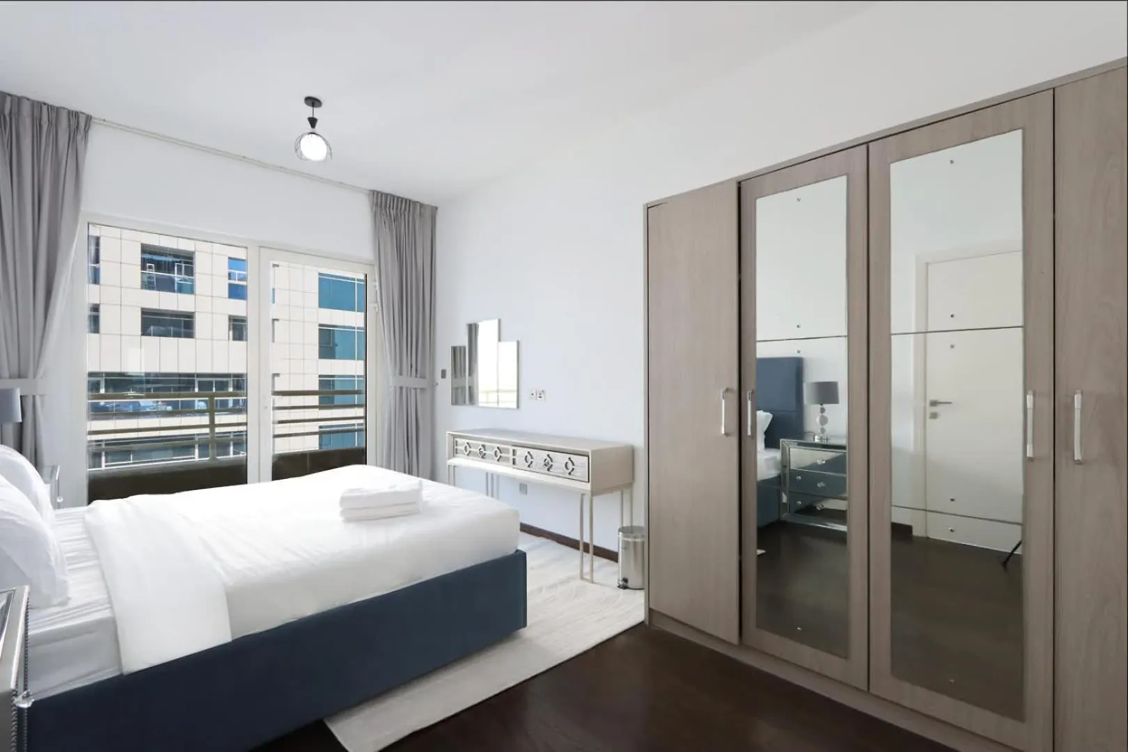 Apartment Livbnb- 3Br With Marina Views In Manchester Tower Dubai