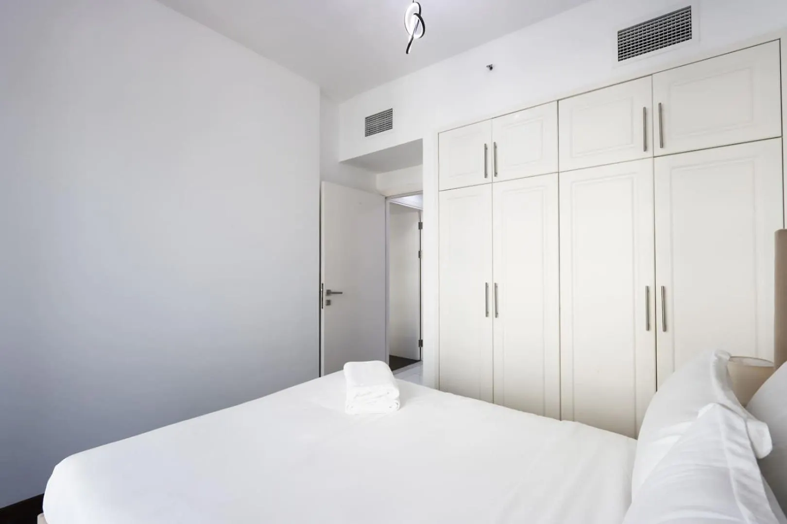 Livbnb- 3Br With Marina Views In Manchester Tower Dubai