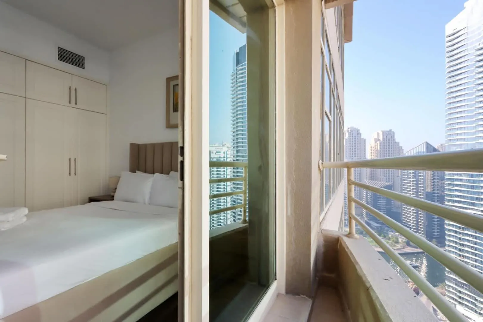 Livbnb- 3Br With Marina Views In Manchester Tower Dubai Verenigde Arabische Emiraten